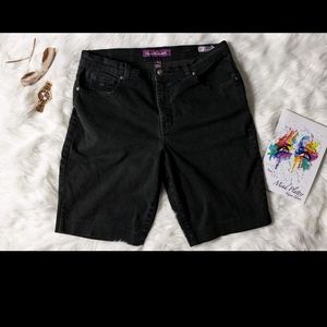 Gloria Vanderbilt Amanda Black Shorts